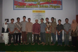 Penyerahan Bantuan dari Alumni IPM SMK Muhammadiyah I Playen ke Panti Asuhan Islam Playen  Baksos-pondok-yatim-playen-10